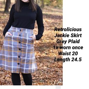 Retrolicious plaid skirt. New.